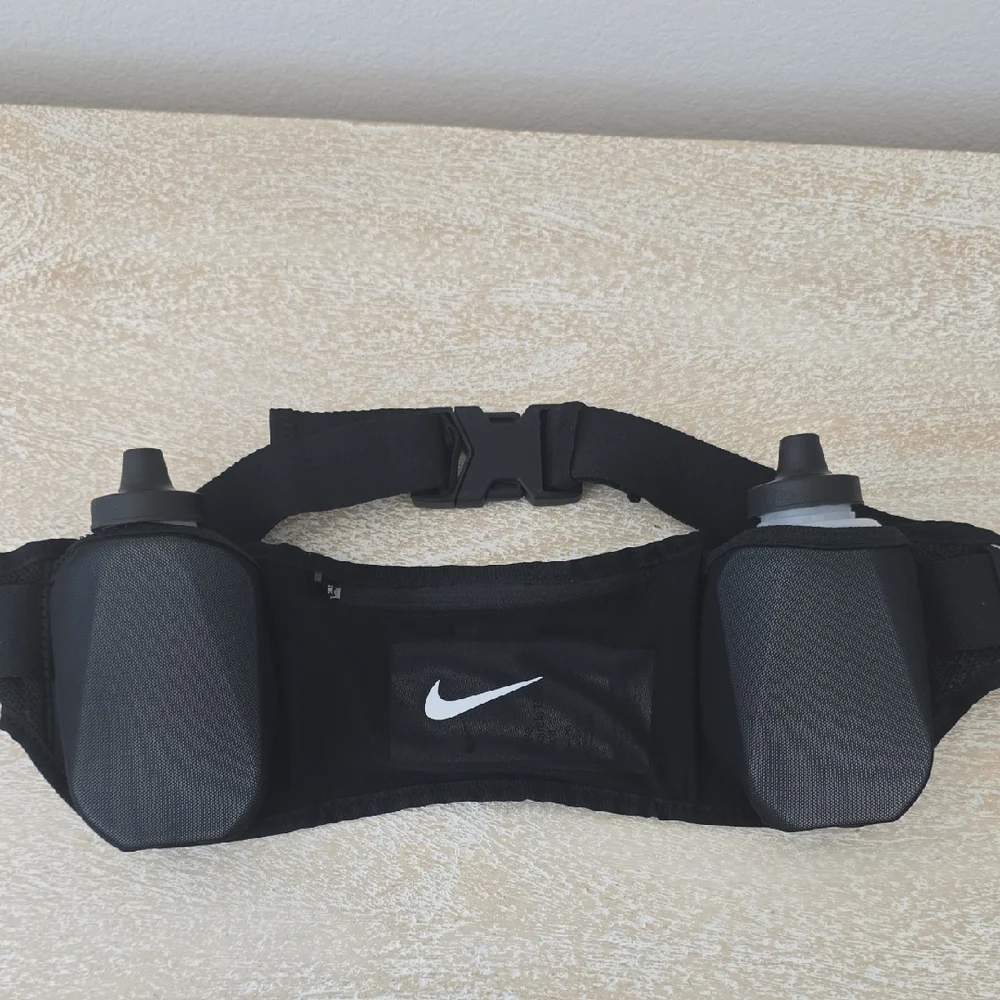 NWT Nike Double Bottle Running Hydration Belt - Picture 2 of 5